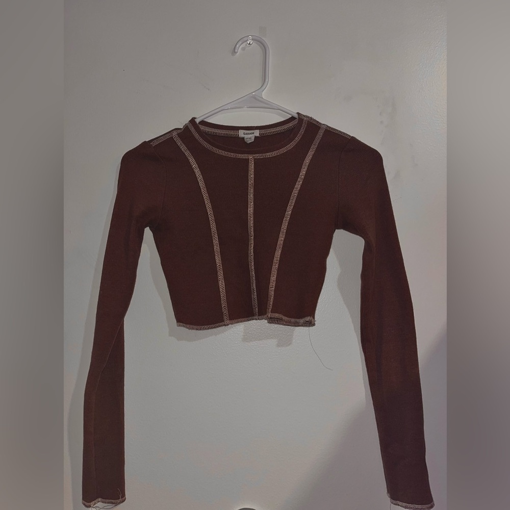 GARAGE CUTE BROWN CROP TOP LONG SLEEVE